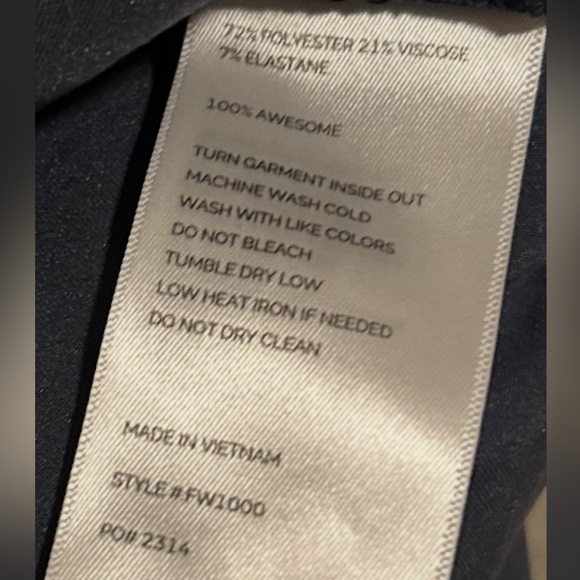 FIGS TECHNICAL COLLECTION SCRUB TOP. Blue. Medium - Picture 4 of 4